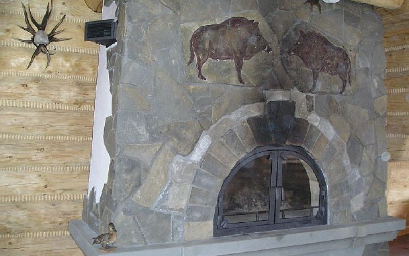 PÓŁOKRĄGŁE DRZWICZKI KOMINKOWE